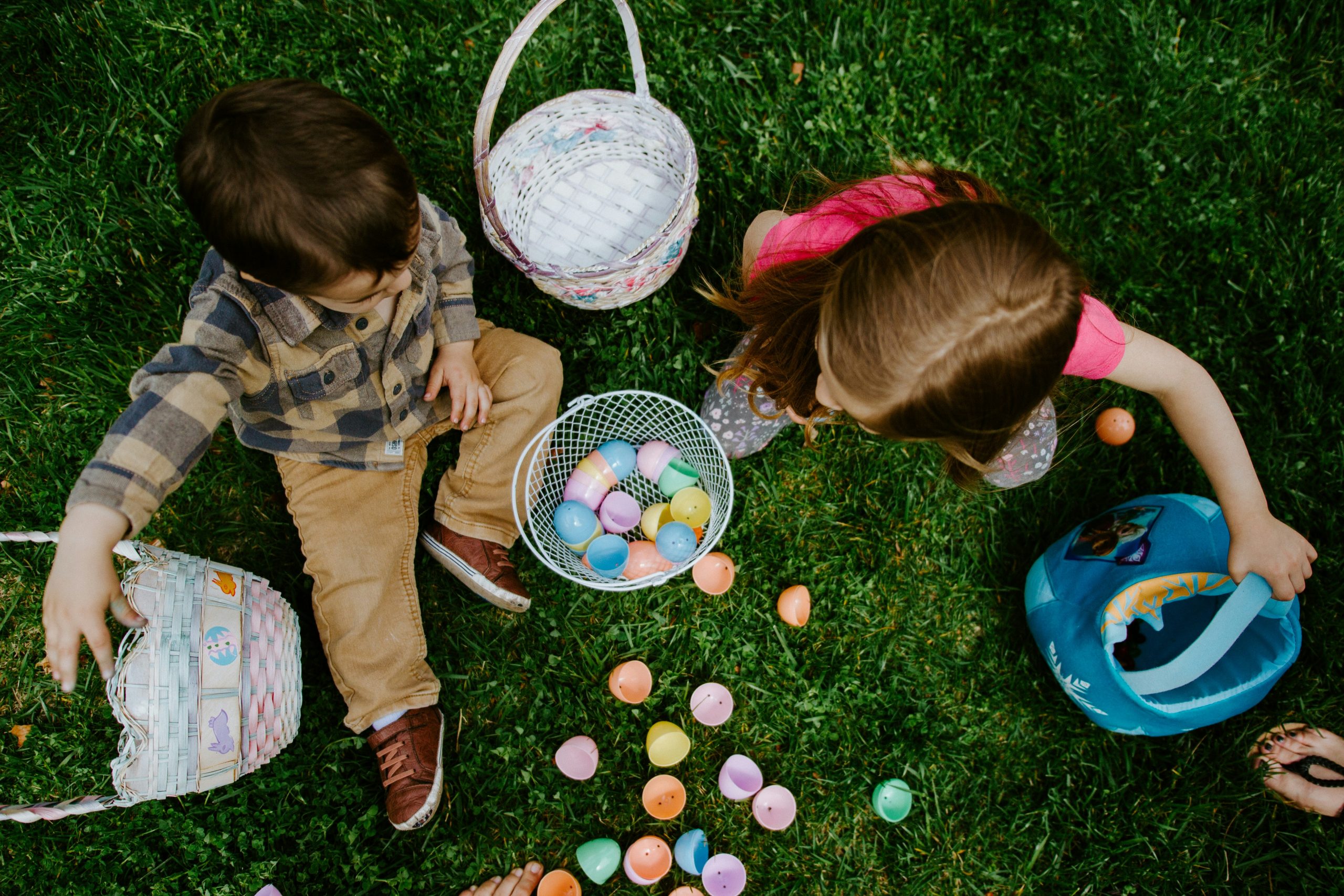 Come organizzare una caccia alle uova in casa con i bambini, idee per i giochi di Pasqua