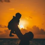 Prima Festa del Papà, I regali personalizzati più amati dai neo-papà