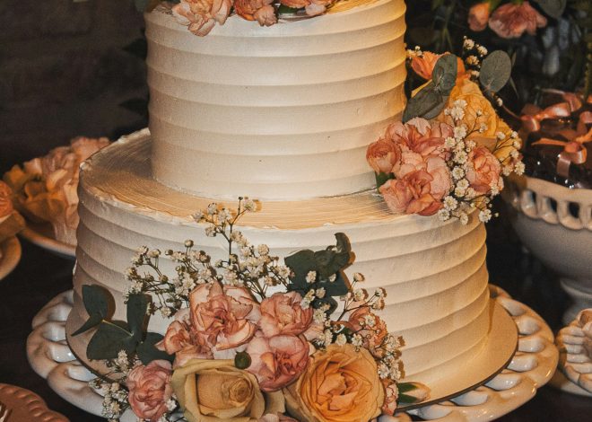 Decorazioni tavolo torta nuziale: le idee più chic per un allestimento scenografico