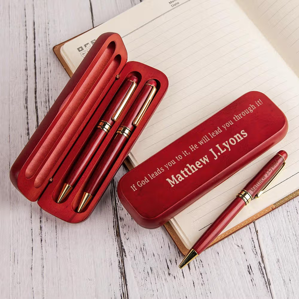 Guida al regalo perfetto: perché un set di penne personalizzate è l’opzione ideale per le grandi occasioni