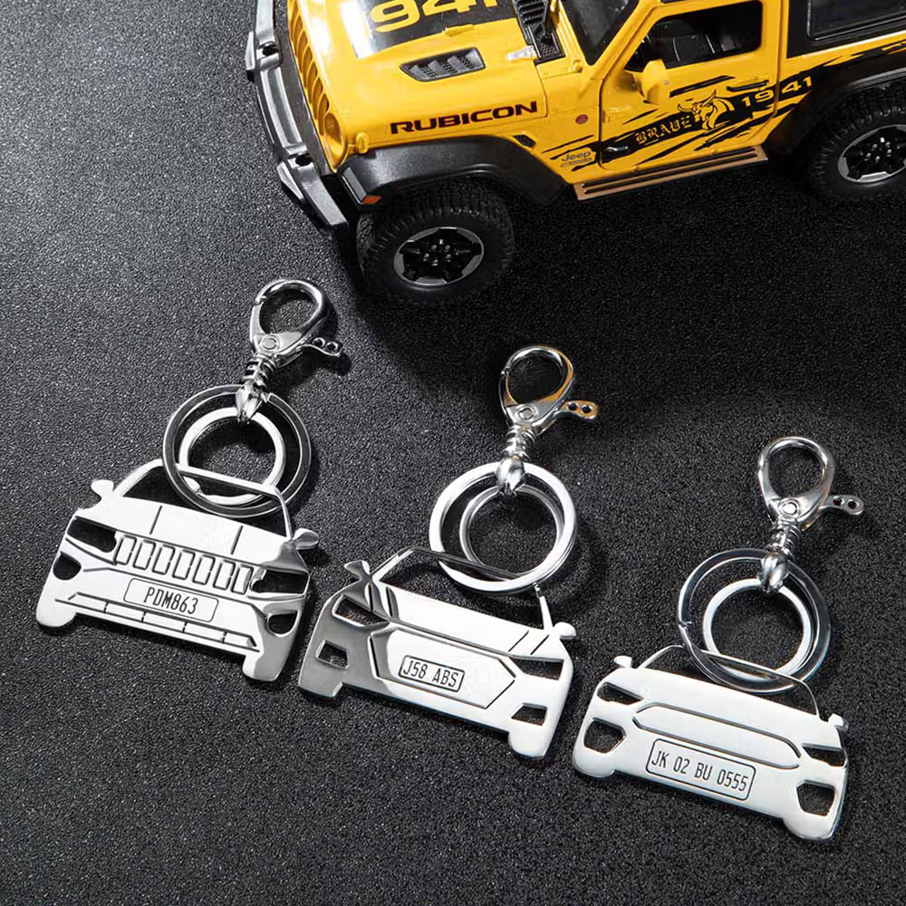 Un regalo su misura per gli amanti dei motori: il portachiavi per auto personalizzato