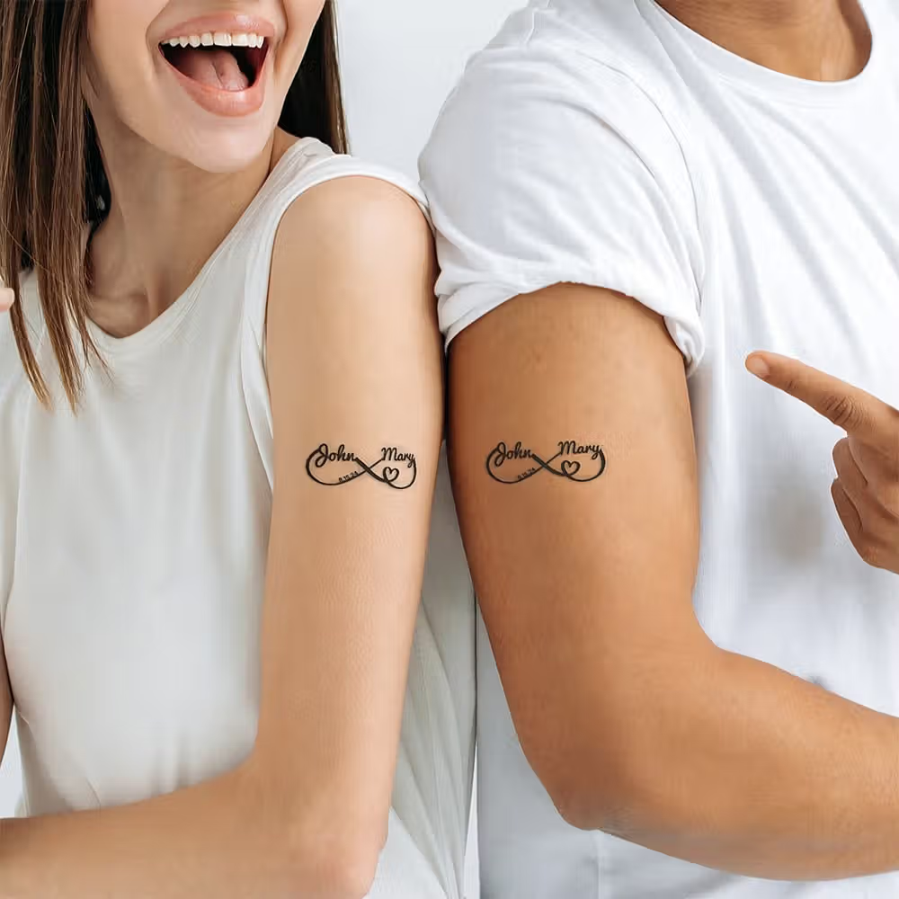 Set di 12 tatuaggi temporanei con simbolo dell’infinito e nomi